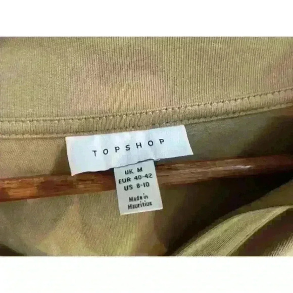 NWOT Oversized Topshop Tan Collared Rugby Long Sleeve Shirts in Size Medium - Picture 2 of 3
